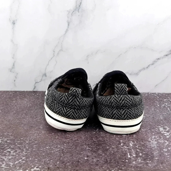 Carter's Infant Shoes - Grey - 6-9 month NWOT - Picture 3 of 6